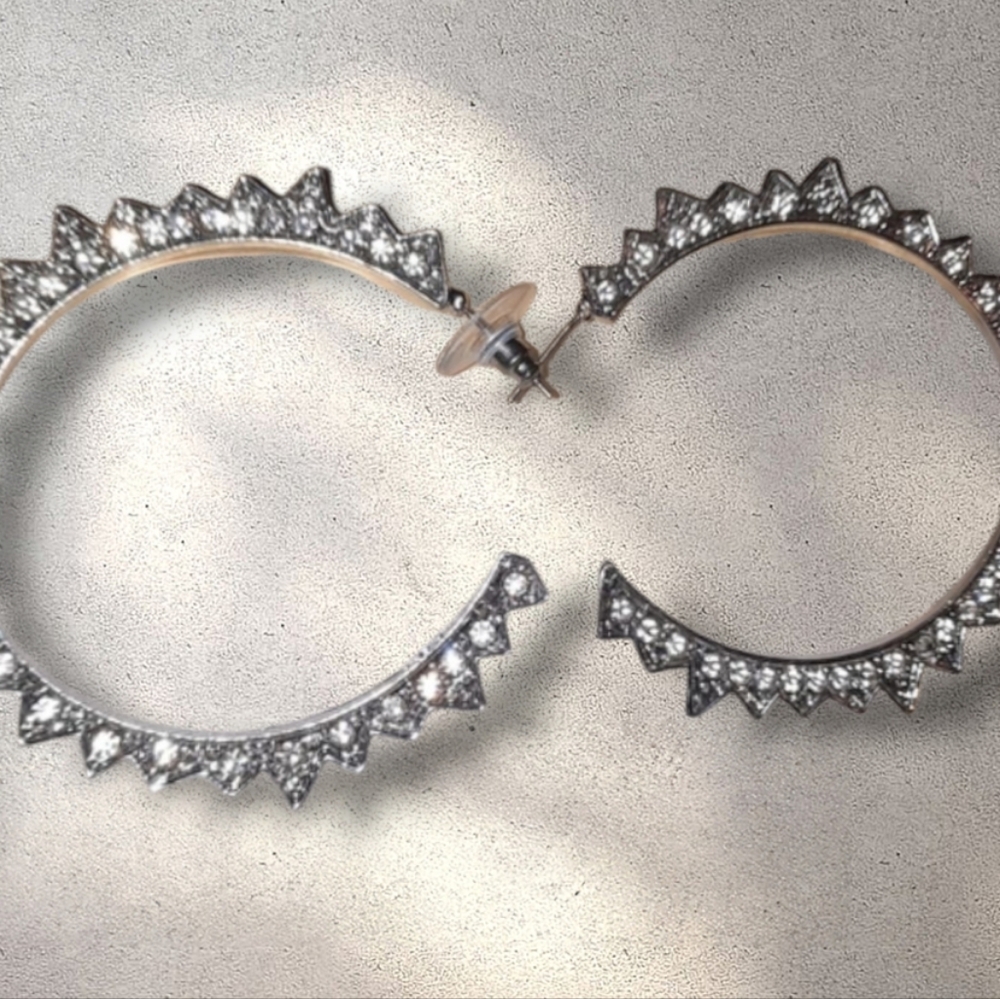 3/25$ Large silvertone fashion earrings post partial hoop spiky crystal